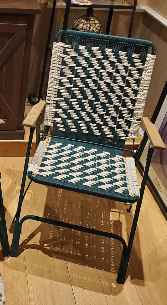 VINTAGE LAWN CHAIR UPCYCLING WORKSHOP
